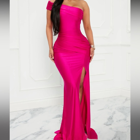 Stunning pink formal dress - Picture 1 of 2